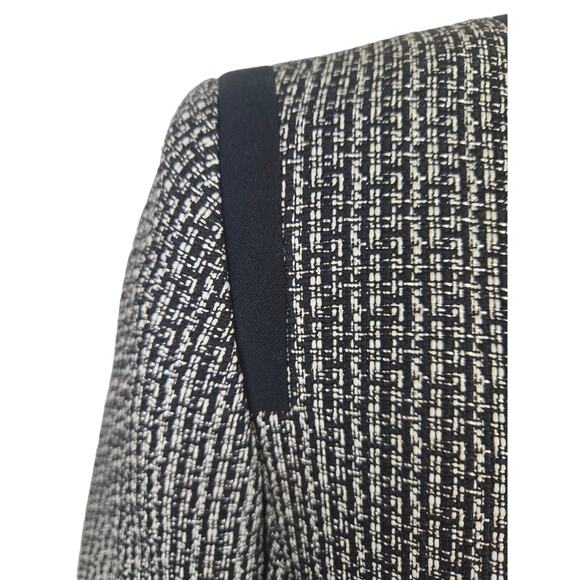 Womens blazer size 10 misses M medium gray suit coat lined Kasper black trim - Picture 3 of 10